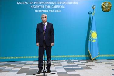 Tổng thống Kazakhstan Kassym-Jomart Tokayev phát biểu tại điểm bầu cử Tổng thống trước thời hạn ở Astana ngày 20/11/2022. Ảnh minh họa