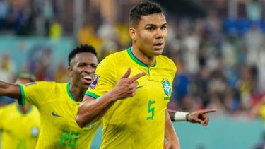 Casemiro được đồng đội và HLV ở tuyển Brazil tán dương.