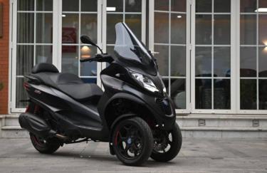 Piaggio MP3 được xếp vào loại xe mô tô 2 bánh tại Việt Nam.