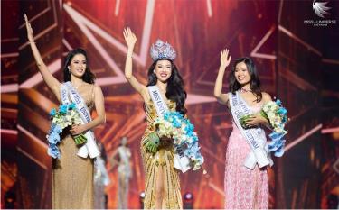 Top 3 Miss Universe Vietnam 2023 (từ trái qua): á hậu Hương Ly, hoa hậu Quỳnh Hoa, á hậu Hồng Đăng