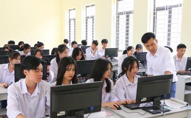 Xây dựng xã hội học tập trong thời kỳ chuyển đổi số góp phần thúc đẩy kinh tế - xã hội phát triển và nâng cao chỉ số hạnh phúc cho nhân dân.