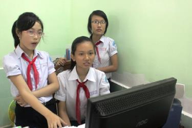 Nhóm tác giả phim Buổi học của Thúy.