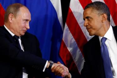 Tổng thống Mỹ Barack Obama (phải) và Tổng thống Nga Vladimir Putin.