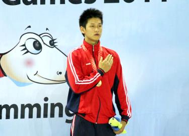 Lãnh đạo đoàn TTVN đã quyết định lựa chọn kình ngư Hoàng Quý Phước là người cầm cờ cho đoàn TTVN tại lễ khai mạc SEA Games 27.
