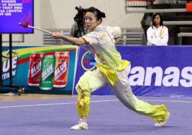 Dương Thúy Vi với bài thi thương thuật nữ