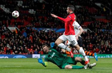 Manchester United: Thi đấu rất thất thường tại đấu trường quốc nội, cơ hội bảo vệ chức vô địch Premier League đối với thầy trò David Moyes gần như đã không còn. Chính vì vậy, Champions League là cơ hội duy nhất cho “quỷ đỏ” tránh khỏi một mùa giải thất bại thê thảm. Tuy nhiên nhìn chung sự thay đổi trên băng ghế chỉ đạo khiến MU không còn có được sự ổn định như trước.
