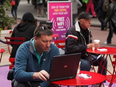 Wifi công cộng sẽ góp phần nâng cao chất lượng dịch vụ tại thành phố du lịch Huế. (Ảnh minh họa)