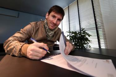 Bản hợp đồng mới sẽ giúp Messi trở thành cầu thủ nhận lương cao nhất thế giới

