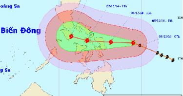 Bão Hagupit giật cấp 17 còn diễn biến phức tạp.