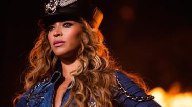 Beyonce đã trở thành nữ nghệ sĩ nhận được nhiều đề cử Grammy nhất mọi thời đại.