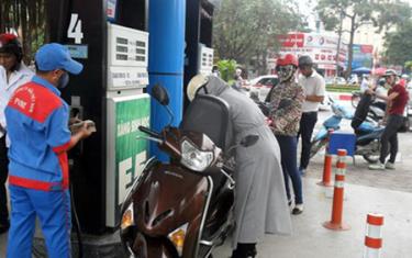 Ngày 1/12, các doanh nghiệp sẽ triển khai bán xăng E5 trên toàn quốc.
