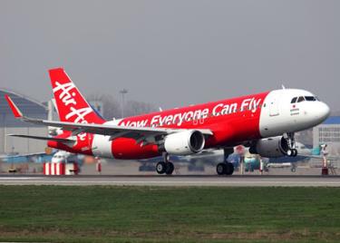 Một máy bay Airbus A320 của hãng AirAsia.