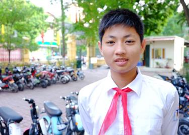 Lương Hoàng Tùng (lớp 9H1 THCS Trưng Vương), học đăng nhập dafabet Việt Nam đầu tiên đạt Huy chương vàng Giải Vô địch các đội tuyển Toán quốc tế. Ảnh: Quỳnh Trang.
