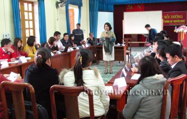 Hội viên Hội Nhà báo tỉnh tham gia lớp bồi dưỡng nghiệp vụ phóng sự truyền hình do Hội phối hợp tổ chức.
(Ảnh: Hoàng Yên)