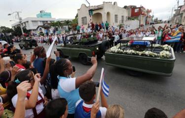 Người dân Cuba tiễn biệt lãnh tụ Fidel castro.
