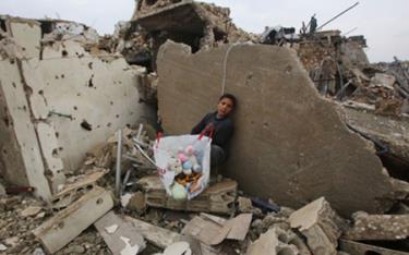 Hiện vẫn còn nhiều người dân ở Aleppo, Syria chưa được sơ tán.