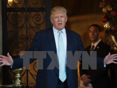 Tổng thống đắc cử Mỹ Donald Trump trả lời báo giới tại Palm Beach, bang Florida ngày 28/12.