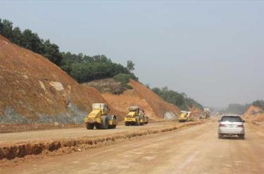 Dự án đường nối quốc lộ 32C với cao tốc Nội Bài - Lào Cai dự kiến hoàn thành phần mặt đường trước ngày 31/12/2019.
