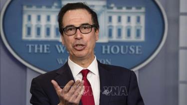 Bộ trưởng Tài chính Mỹ Steven Mnuchin phát biểu tại Nhà Trắng ở Washington, DC, Mỹ.