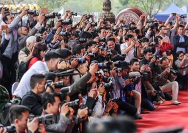 Phóng viên tác nghiệp.