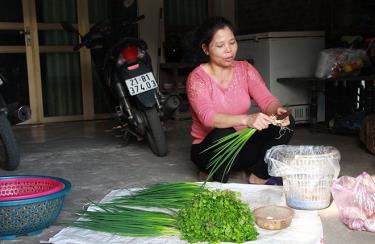 Người dân trong xã tự phân loại rác thải ngay tại gia đình nhằm hạn chế rác thải nhựa và rác thải phát sinh ra môi trường