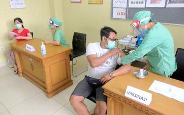 Indonesia thử nghiệm vaccine Covid-19 tại Bandung.