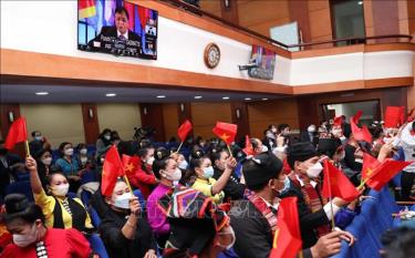 Celebrating the moment when Xoe Thai gained the UNESCO's accreditation from Vietnam (Photo: VNA)