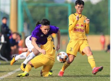 U21 Hà Nội (trái) chạm trán U21 Hoàng Anh Gia Lai luôn thu hút sự quan tâm của người hâm mộ.