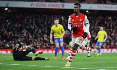 Nketiah mừng bàn thứ ba của riêng anh vào lưới Sunderland trong trận tứ kết Cup Liên đoàn hôm 21/12.