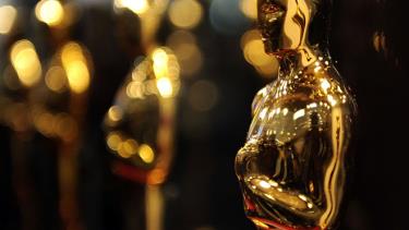 Hollywood hoãn lễ trao giải Oscar danh dự do dịch bệnh COVID-19.