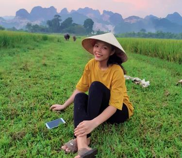 Lô Thị Nga, thủ khoa Trường ĐH Giáo dục - ĐH Quốc gia Hà Nội năm 2022