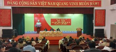 Quang cảnh Hội nghị BCH Đảng bộ thị xã Nghĩa Lộ lần thứ 14