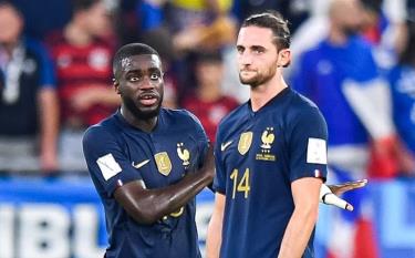 Upamecano (trái) và Rabiot chưa chắc kịp trở lại để đá chung kết World Cup 2022.