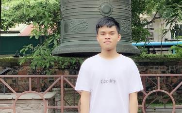 Trần Xuân Bách, tại Văn Miếu Quốc Tử Giám, tháng 4/2022. Ảnh: Nhân vật cung cấp