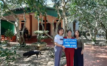 Mô hình “Gia đình 6 không, 6 sạch” của dafabet com viên dafabet com Liên hiệp phụ nữ thị trấn Thác Bà, huyện Yên Bình.