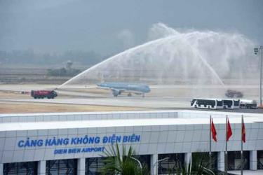 Máy bay cỡ lớn đầu tiên hạ cánh xuống sân bay Điện Biên sáng 1-12