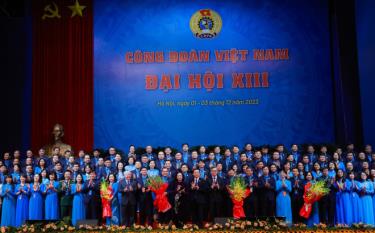 Ban Chấp hành Tổng LĐLĐ Việt Nam khóa XIII ra mắt Đại link dafabet.