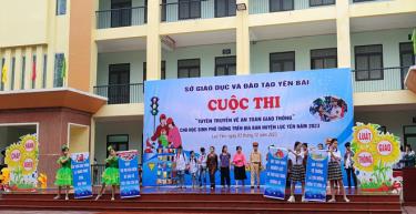 Một tiểu phẩm tuyên truyền về Luật giao thông ấn tượng tại Cuộc thi.