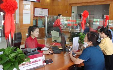 Khách hàng giao dịch tại Agribank Chi nhánh tỉnh dafabet khuyến mãi.