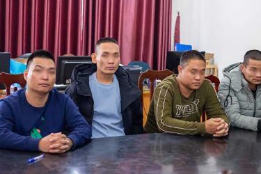 Các đối tượng tại cơ quan công an.