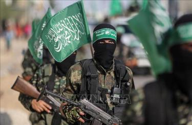 Các thành viên Lữ đoàn Izz ad-Din al-Qassam, một nhánh của Phong trào Hồi giáo Hamas thuộc Palestine tại Khan Yunis, Dải Gaza. Ảnh tư liệu: Anadolu Agency/TTXVN