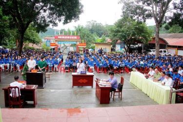 Huyện đoàn Lục Yên phối hợp với Chi đoàn Công an huyện, Chi đoàn Tòa án - Kiểm sát - Kiểm lâm và Đoàn Trường THPT Hồng Quang tổ chức phiên tòa giả định tuyên truyền Luật Giao thông đường bộ cho thanh thiếu niên.