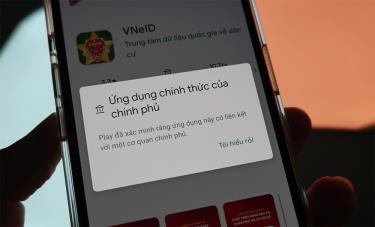 Cửa sổ xác nhận ứng dụng chính thống của Chính phủ trên Google Play Store.