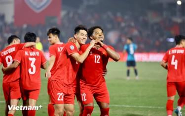 Tiến Linh và Xuân Son tiếp tục cùng ghi bàn để đưa Việt Nam vào chung kết AFF Cup 2024.