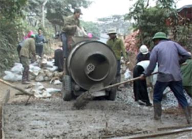 Năm 2009, phong trào phát triển giao thông nông thôn trên địa bàn huyện Văn Chấn phát triển khá mạnh.