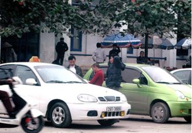 Taxi “dù” không có phù hiệu hoặc phù hiệu không do Sở Giao thông vận tải cấp.