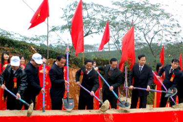 Bí thư Tỉnh ủy Đào Ngọc Dung dự lễ khởi công đường Hoàng Thi nối quốc lộ 37 với quốc lộ 32