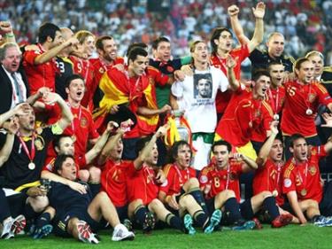 Đội tuyển Tây Ban Nha sẽ bảo vệ danh hiệu vô địch châu Âu tại VCK EURO 2012.