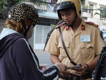 Không chỉ CSGT, cảnh sát trật tự, cơ động… cũng có quyền xử lý phương tiện vi phạm. 
