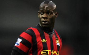 Balotelli sẽ chuyển sang khoác áo AC Milan.